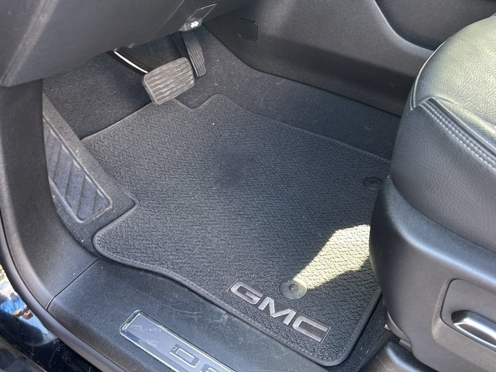 Used 2024 GMC Yukon Denali AWD/4WD image 17