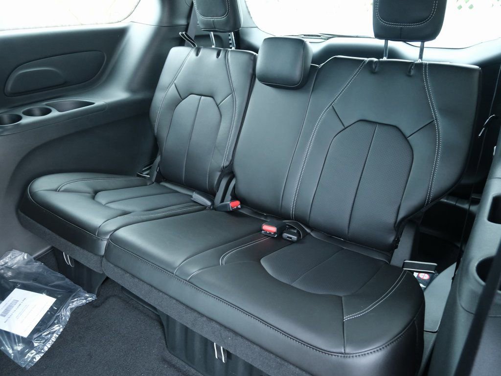 New 2026 Chrysler Voyager LX FWD image 27
