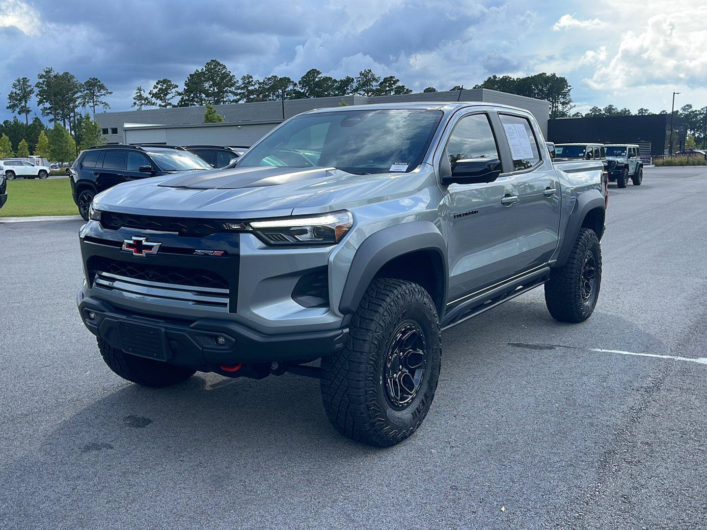 Used 2024 Chevrolet Colorado ZR2 w/ ZR2 Bison Edition AWD/4WD image 3