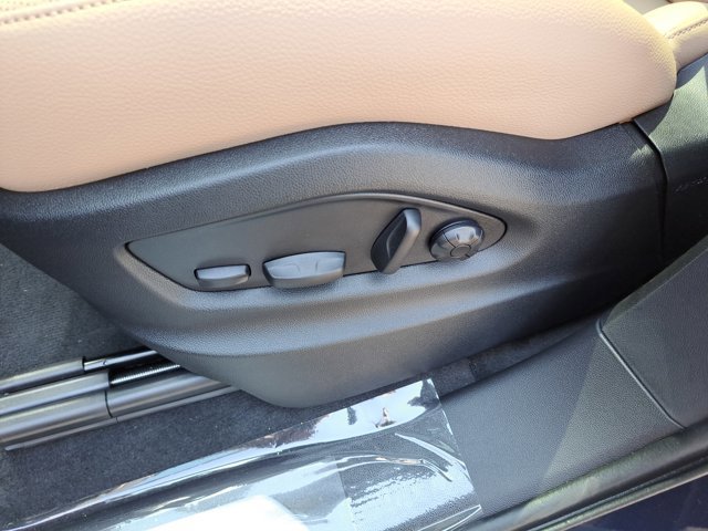 Used 2025 Porsche Cayenne image 24