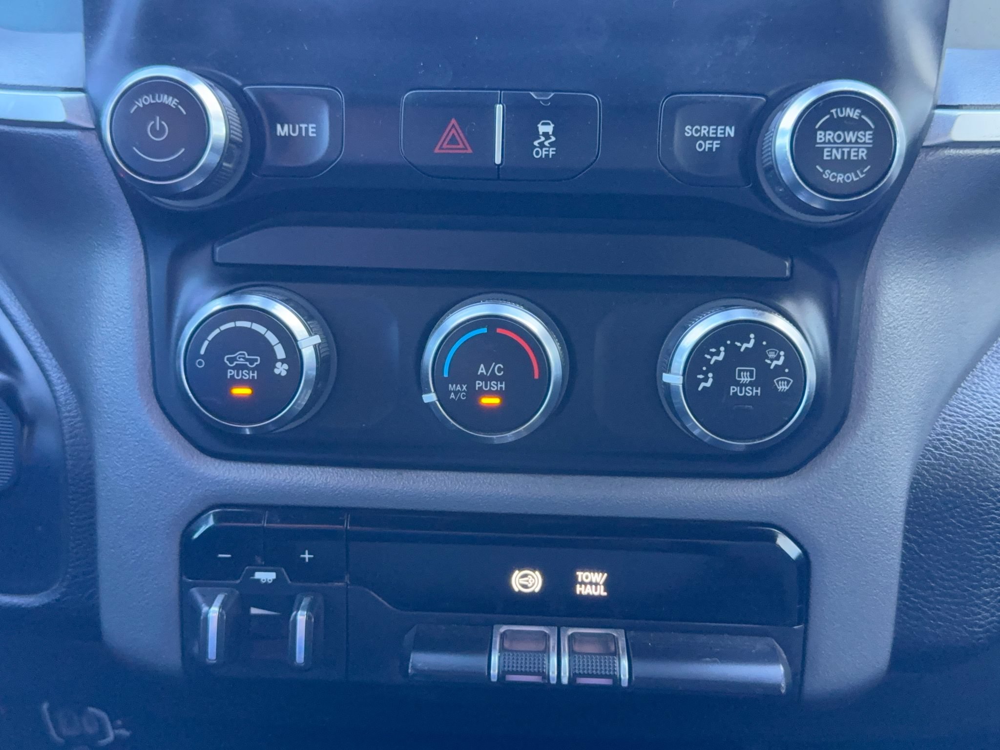 Used 2024 RAM 2500 Big Horn AWD/4WD image 23