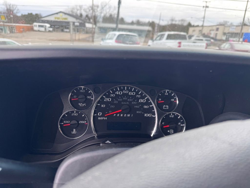 Used 2016 Chevrolet Express 3500 image 7