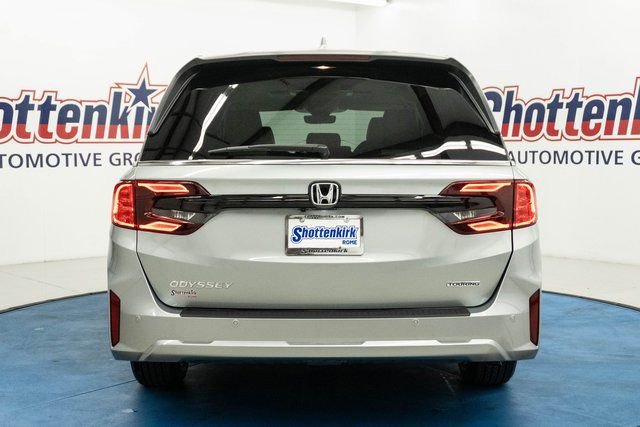 New 2026 Honda Odyssey Touring image 6