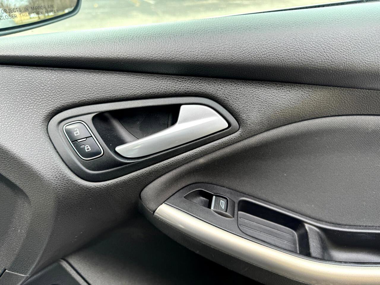 Used 2016 Ford Focus Titanium w/ Titanium Technology Package FWD image 34