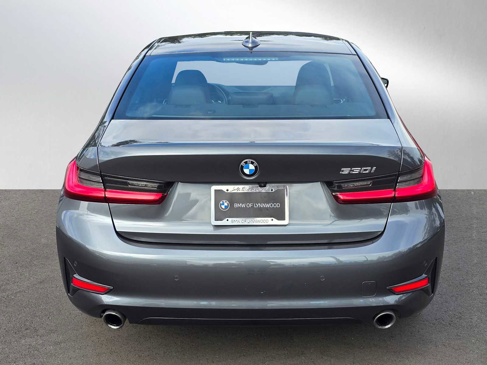 Used 2021 BMW 330i Sedan w/ Premium Package image 4