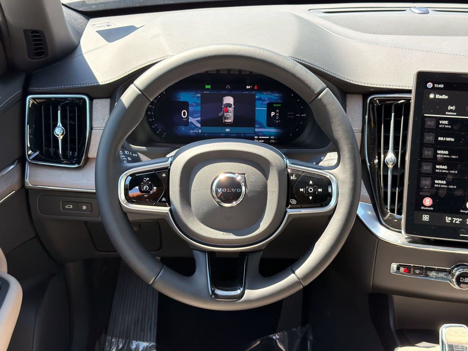 New 2026 Volvo XC90 T8 Plus w/ Protection Package Premier AWD/4WD image 11