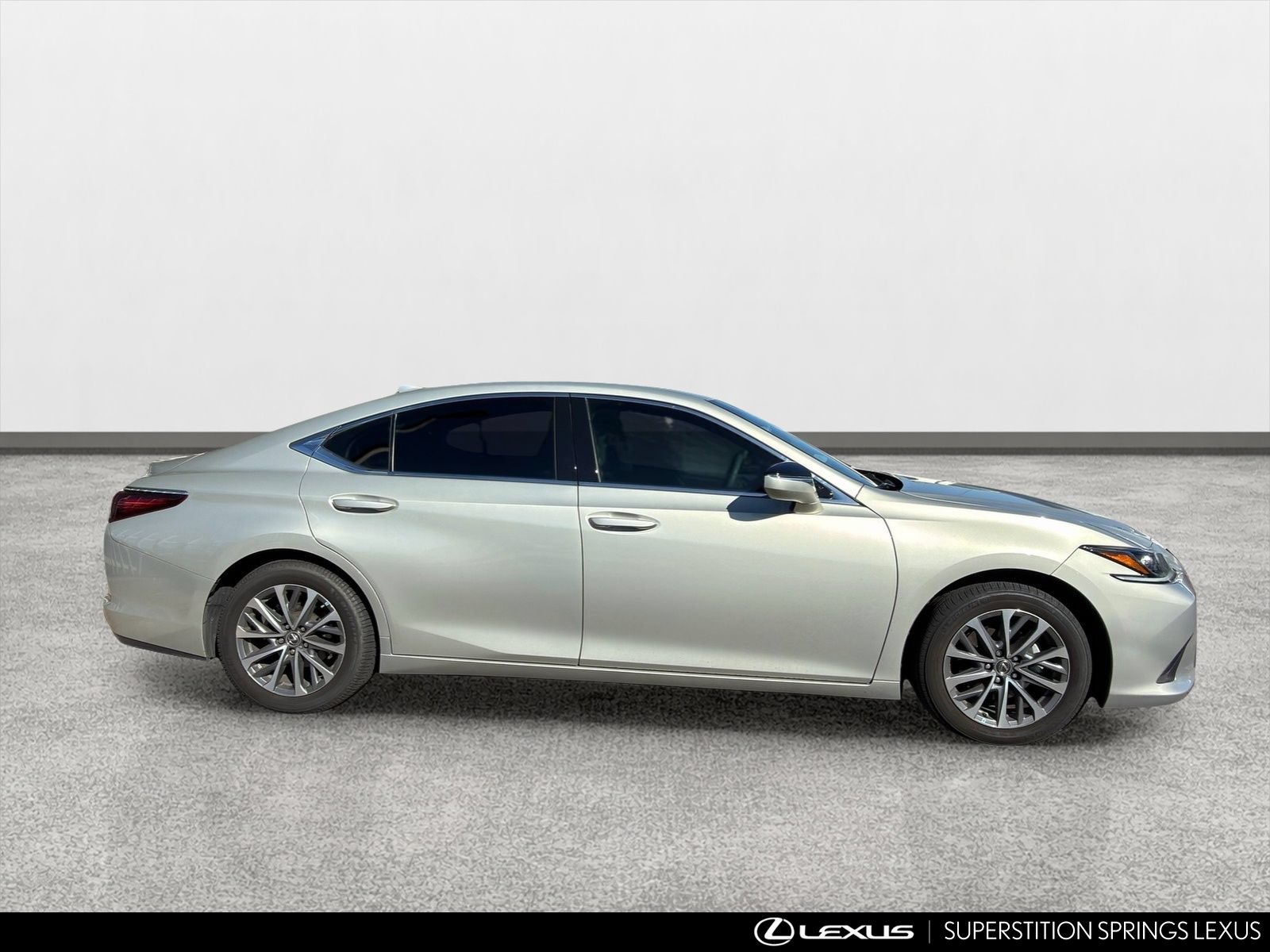 Used 2022 Lexus ES 350 w/ Accessory Package FWD image 3