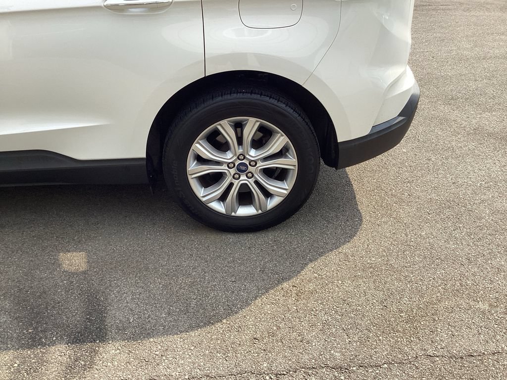 Used 2021 Ford Edge Titanium AWD/4WD image 25
