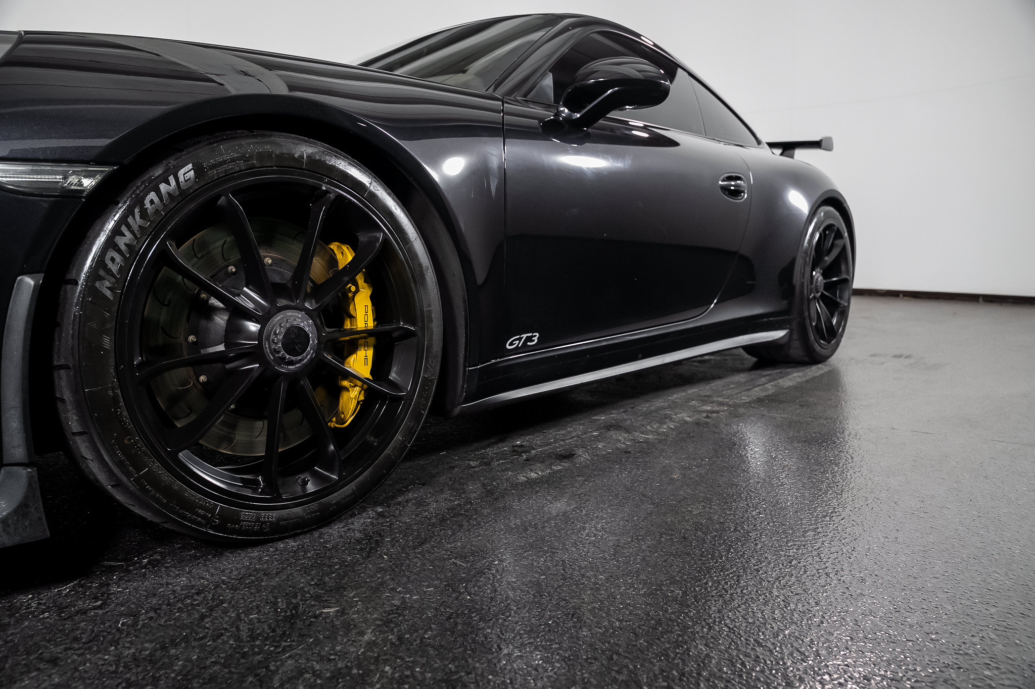 Used 2014 Porsche 911 GT3 w/ Sound Package Plus RWD image 17