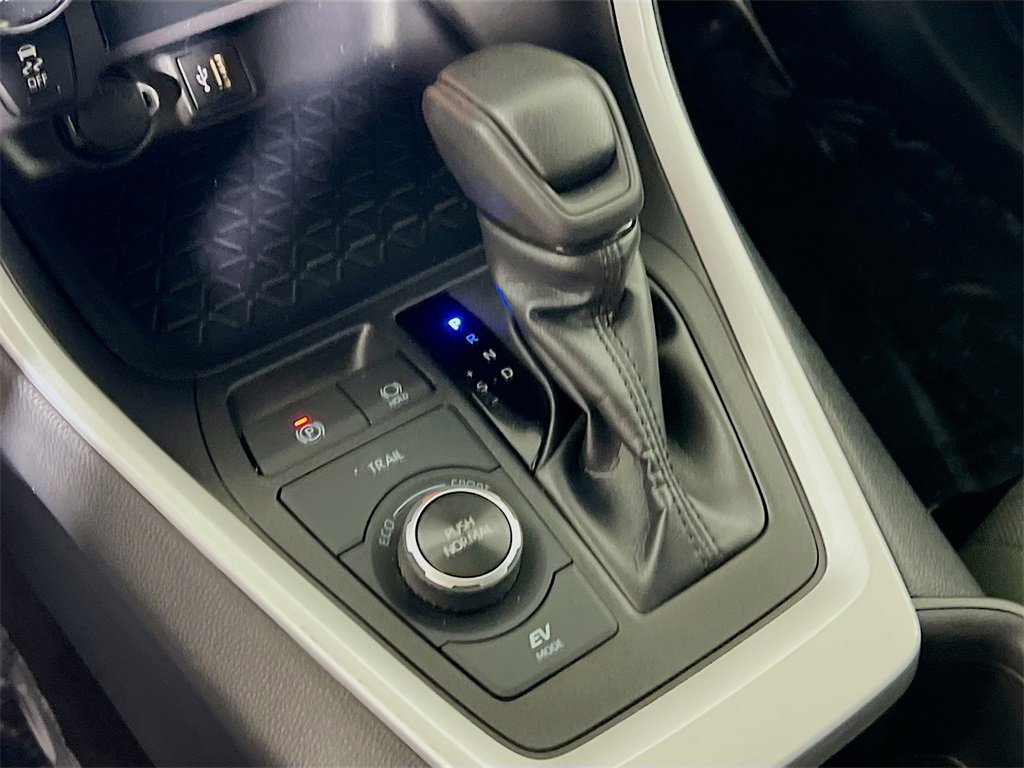 Certified 2025 Toyota RAV4 XLE image 16