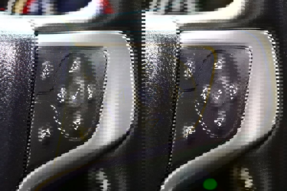 Used 2015 GMC Yukon SLT w/ HD Trailering Package image 47