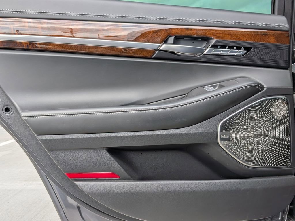 Used 2018 Genesis G90 5.0 Ultimate image 25