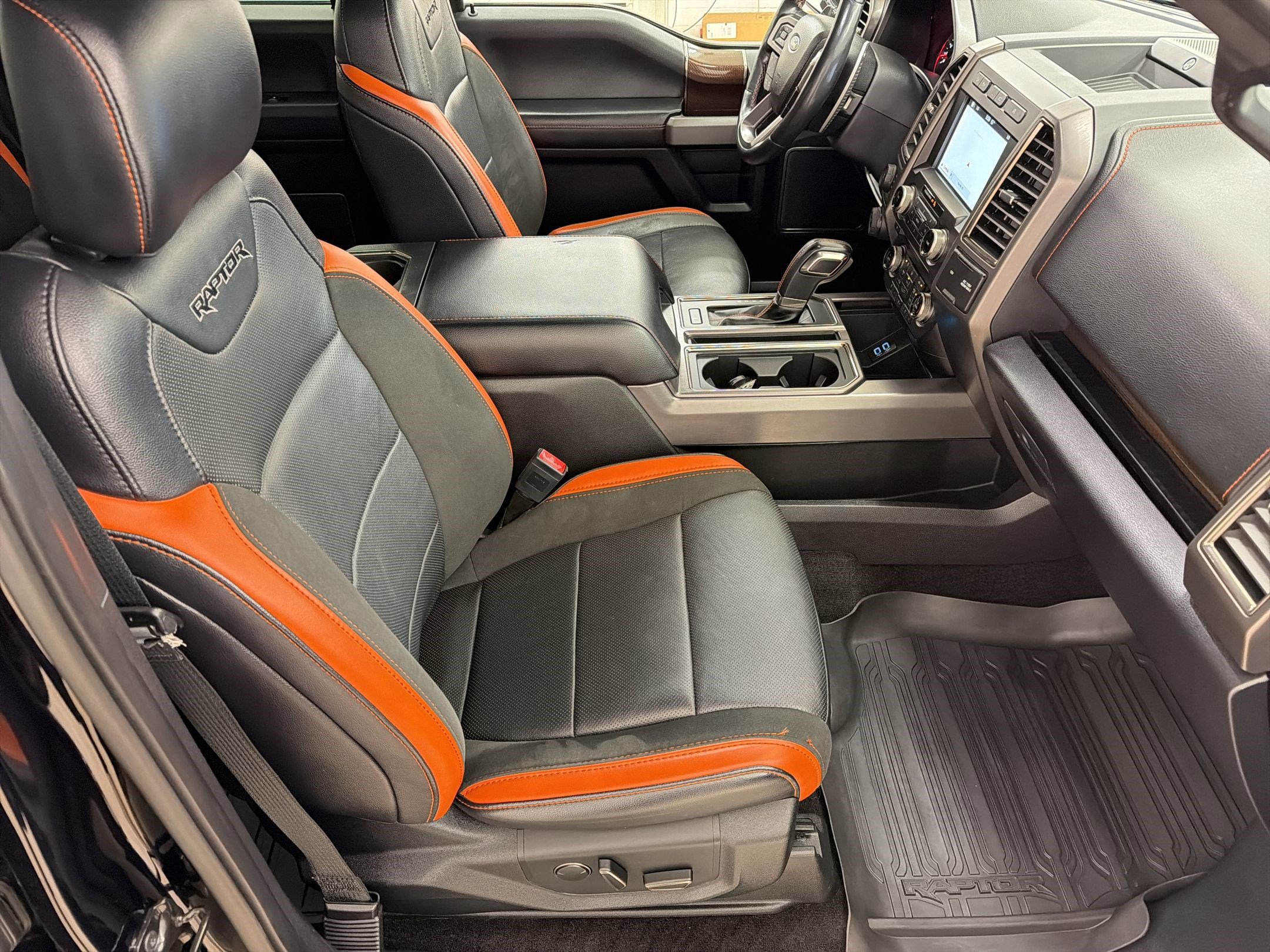 Used 2018 Ford F150 Raptor w/ Equipment Group 802A Luxury image 27