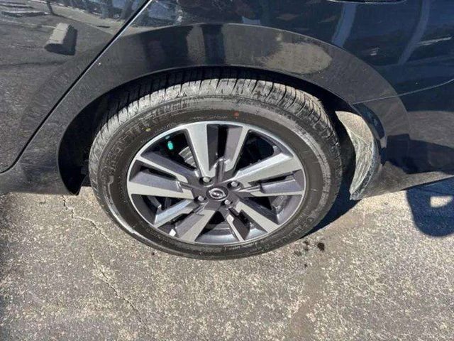 Used 2023 Nissan Versa SV image 11