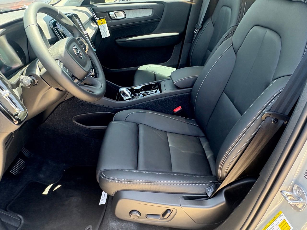 New 2026 Volvo XC40 B4 Plus w/ Protection Package Premier image 16