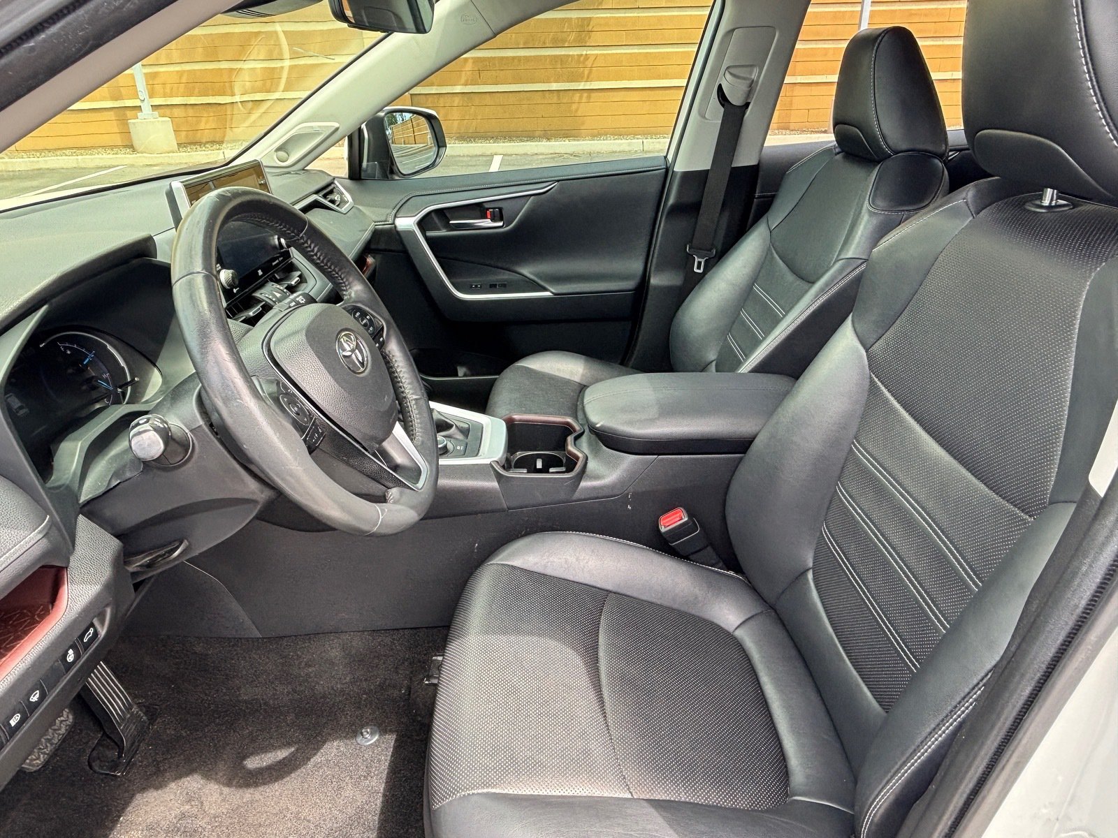 Used 2022 Toyota RAV4 Limited w/ Limited Grade Weather Package AWD/4WD image 22