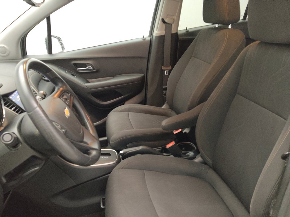 Used 2020 Chevrolet Trax LT image 17