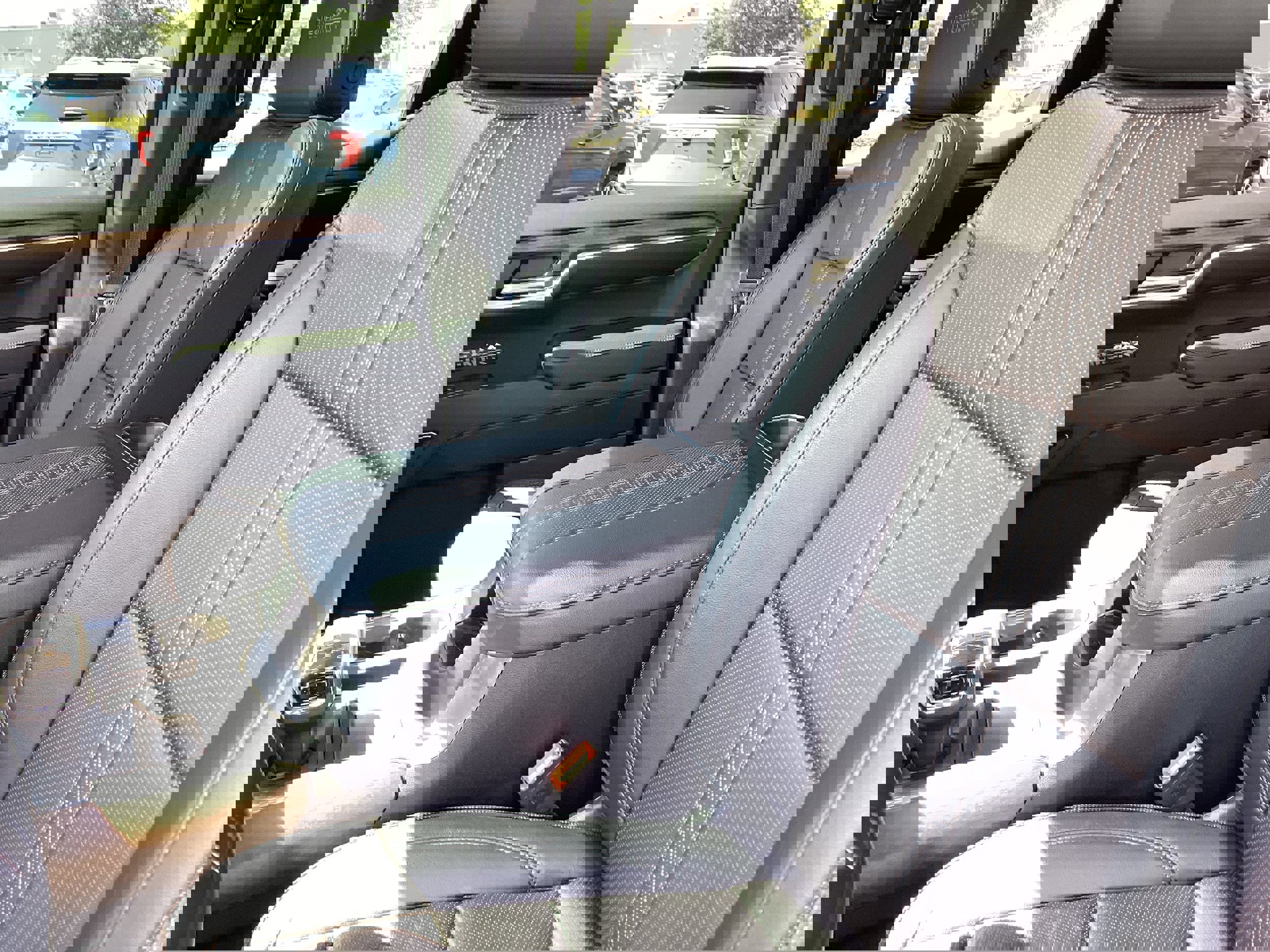 Used 2024 Chevrolet Silverado 1500 High Country image 12