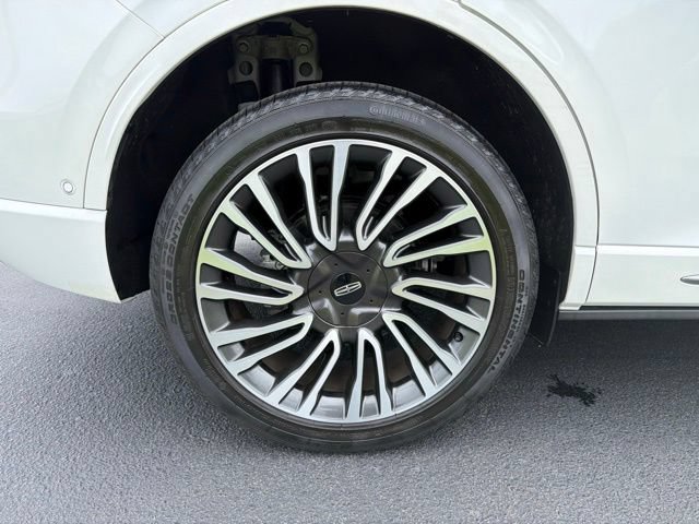 Used 2022 Lincoln Corsair Reserve w/ Equipment Group 201A AWD/4WD image 34
