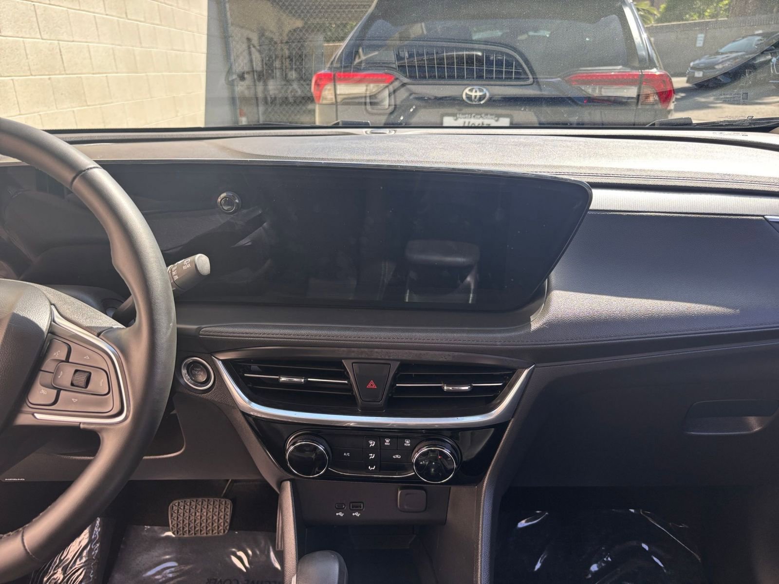 Used 2024 Buick Encore GX Sport Touring image 18