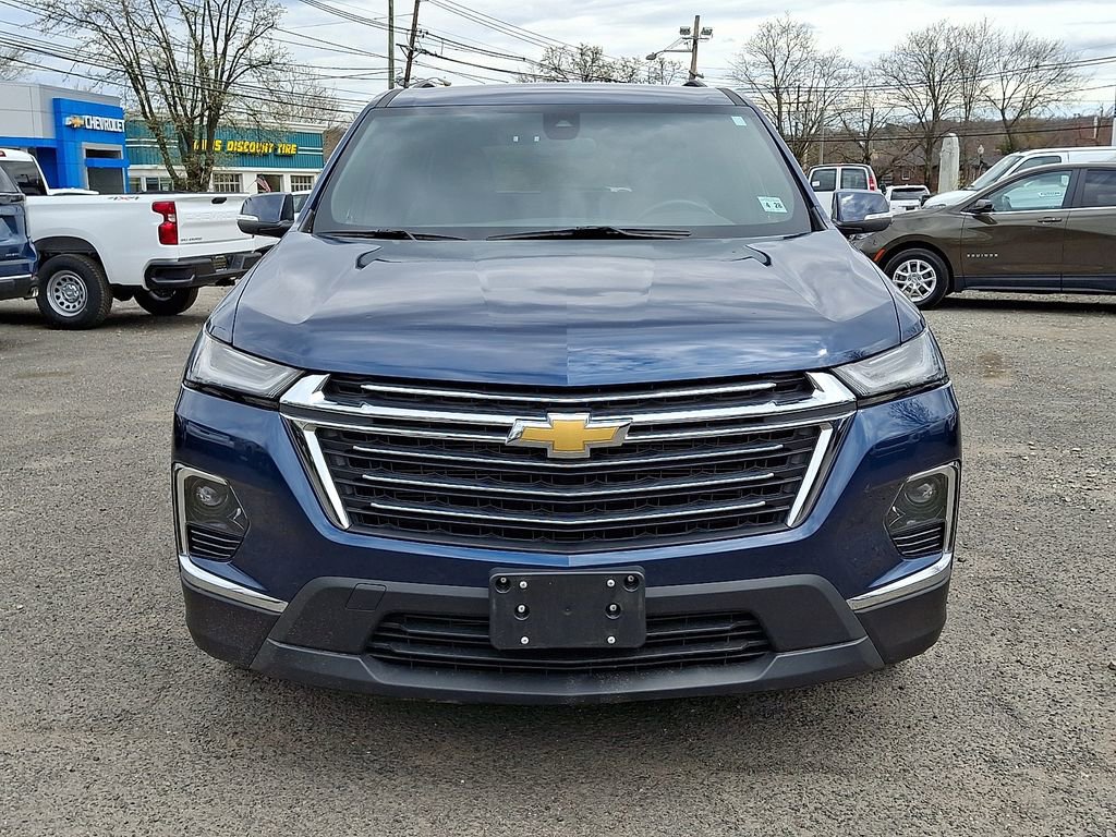 Used 2023 Chevrolet Traverse LT image 3