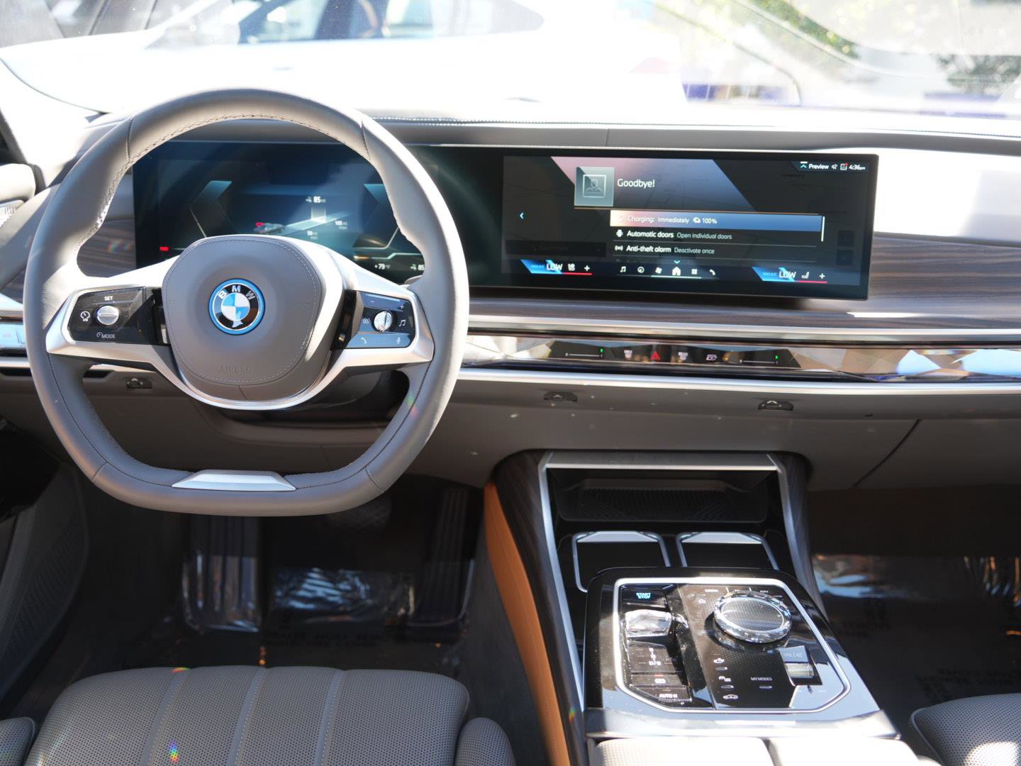 Used 2025 BMW i7 xDrive60 w/ Executive Package image 14