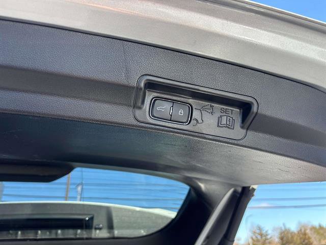 Used 2022 Ford Explorer ST w/ ST Street Pack image 17