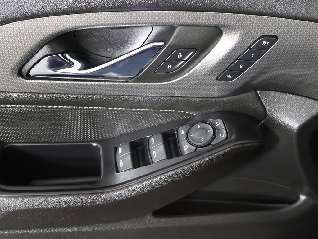 Used 2023 Chevrolet Traverse Premier w/ Redline Edition AWD/4WD image 42