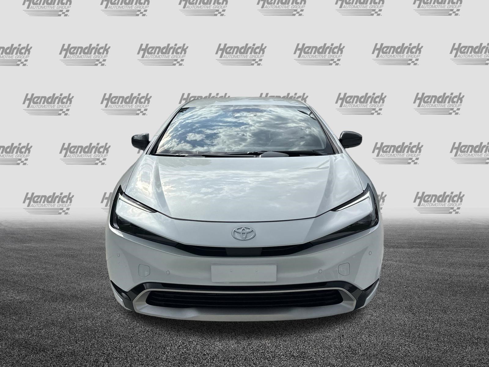 Used 2026 Toyota Prius Plug-In Hybrid FWD image 3