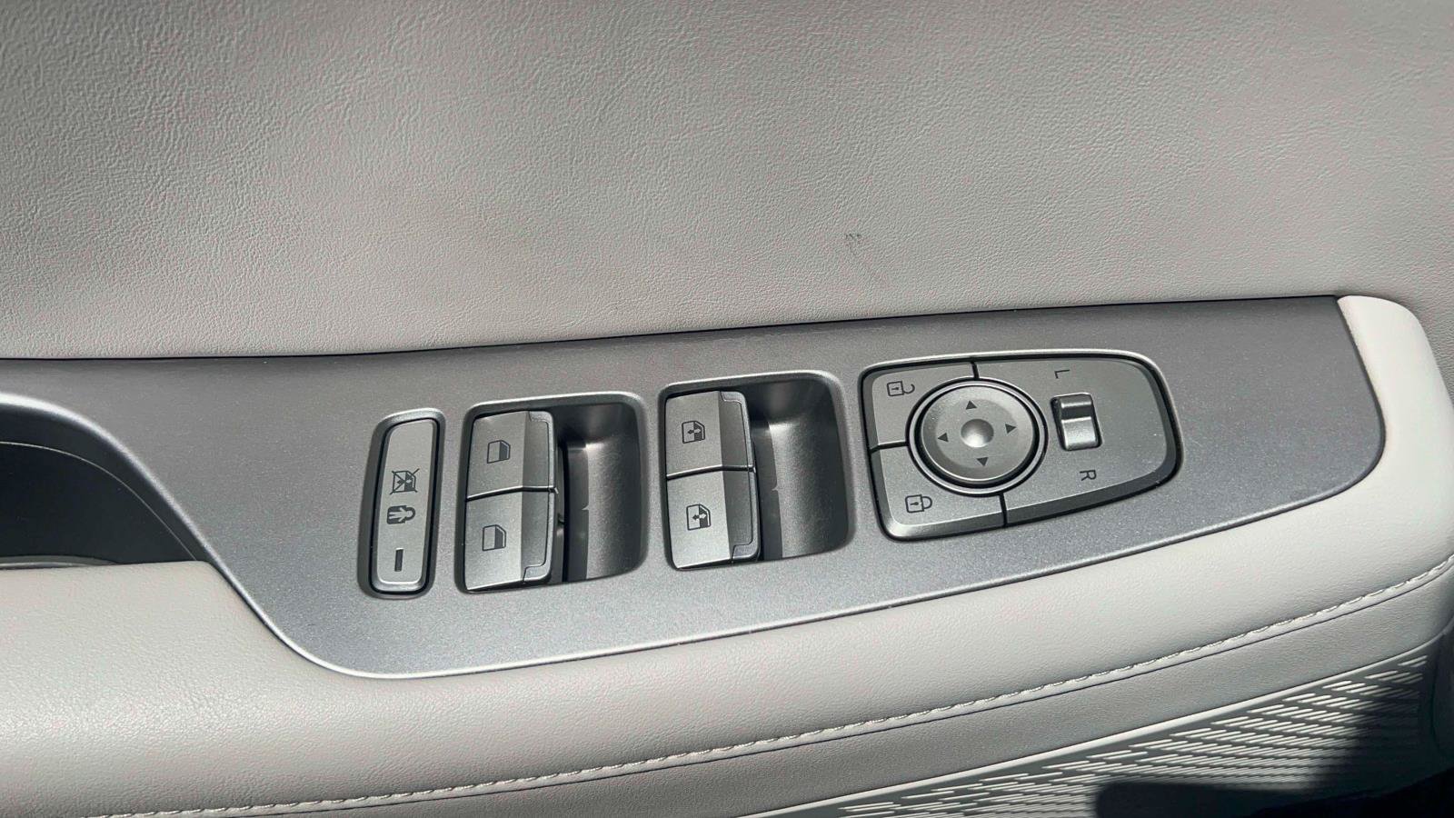 Used 2023 Hyundai Palisade Limited AWD/4WD image 18