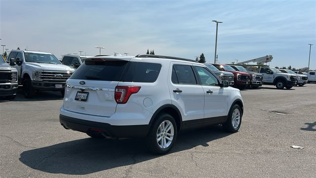 Certified 2017 Ford Explorer FWD image 3