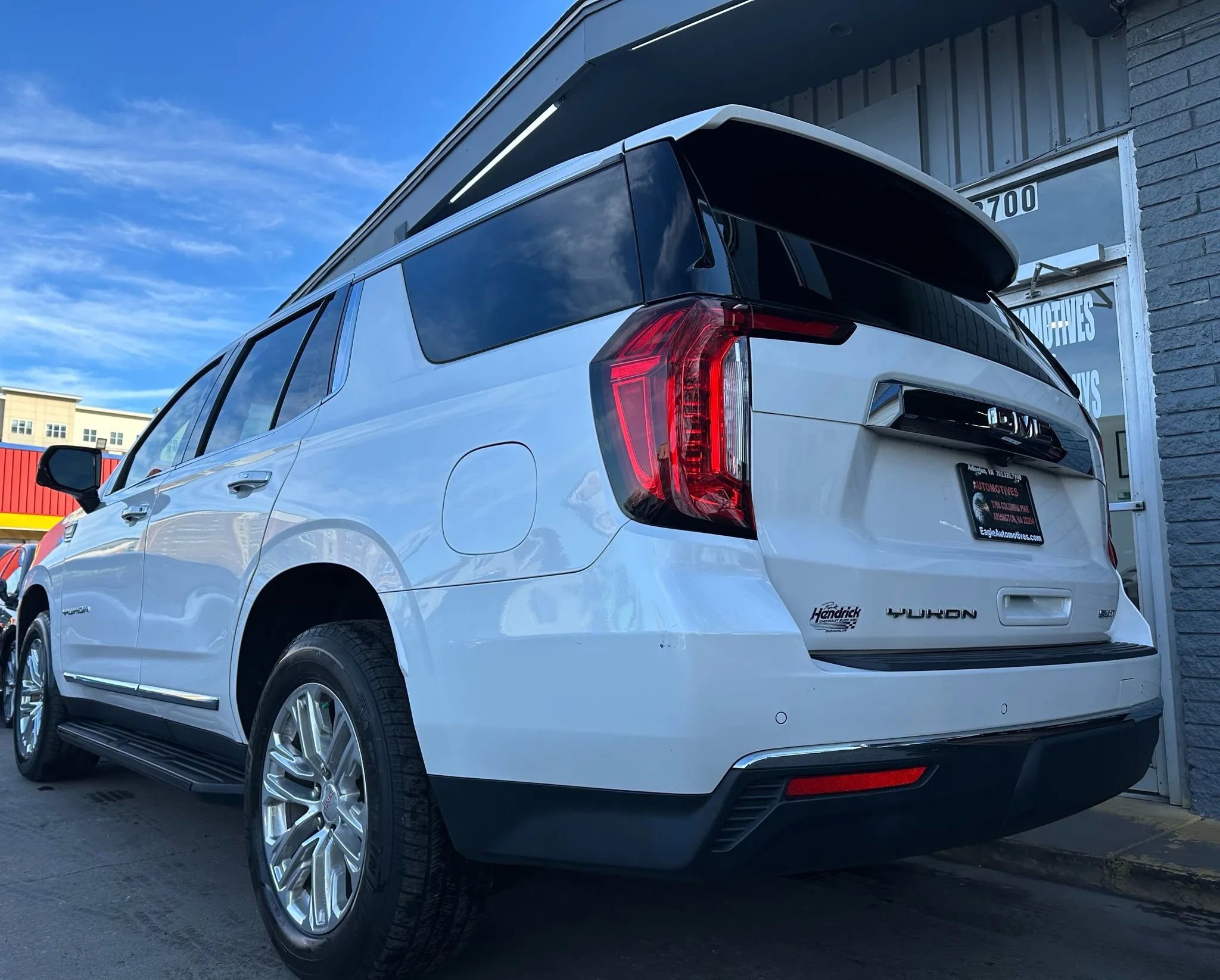 Used 2021 GMC Yukon SLT w/ SLT Luxury Plus Package image 5