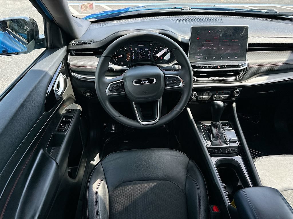 Used 2025 Jeep Compass Trailhawk AWD/4WD image 20
