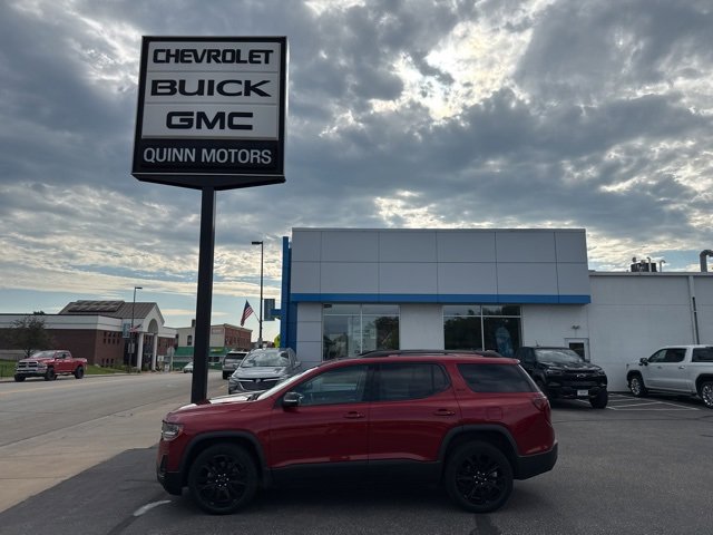Used 2023 GMC Acadia SLT w/ Elevation Edition image 2