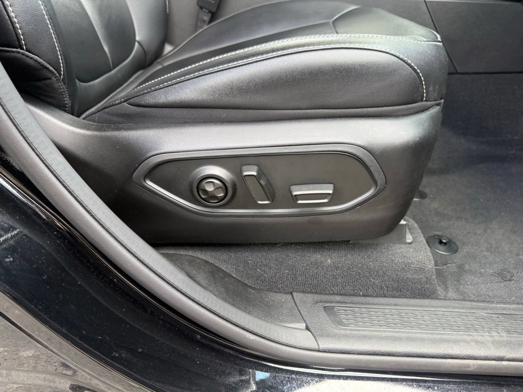 Certified 2023 Jeep Grand Cherokee L Limited AWD/4WD image 56