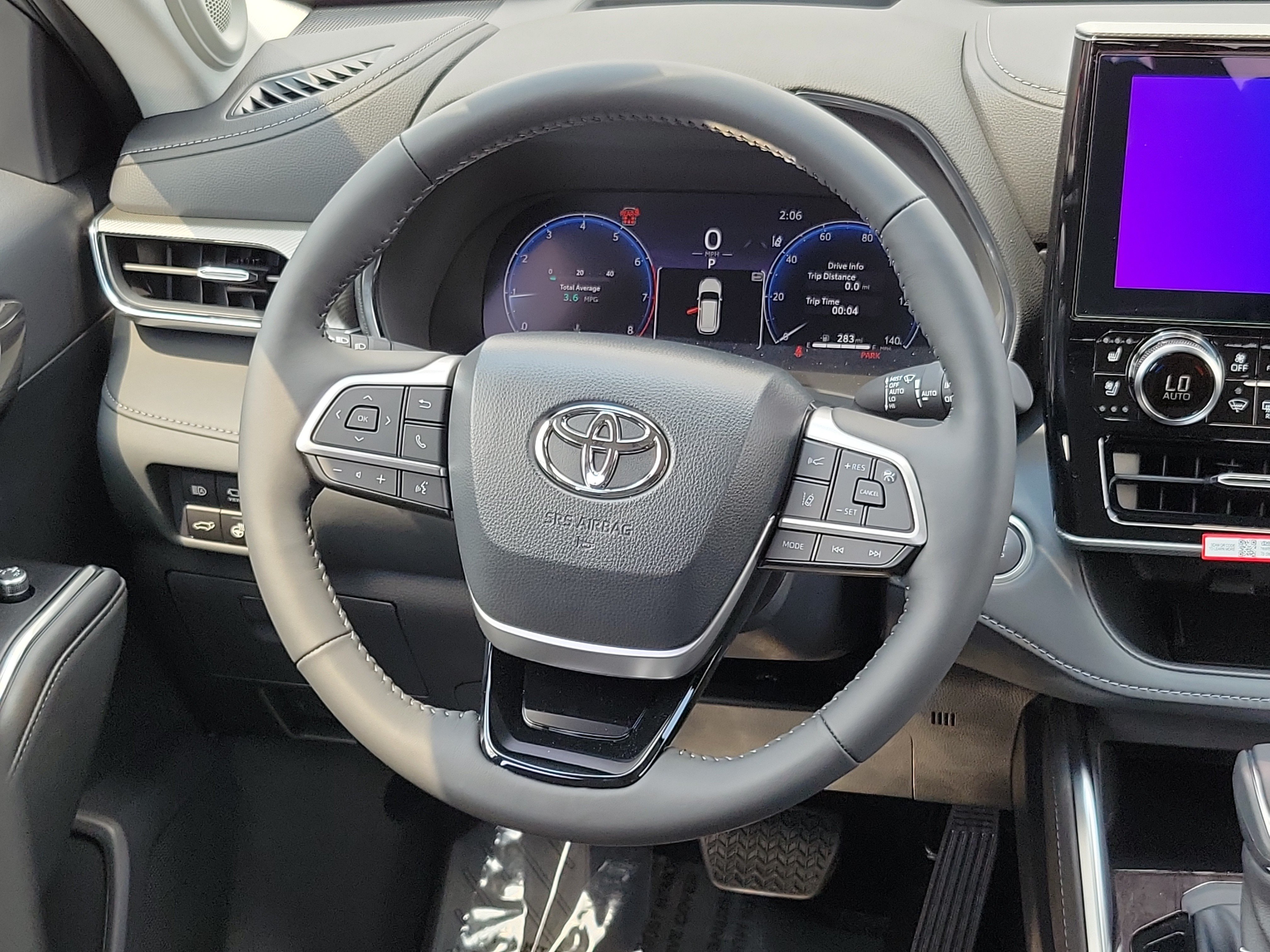 New 2026 Toyota Highlander Platinum AWD/4WD image 24
