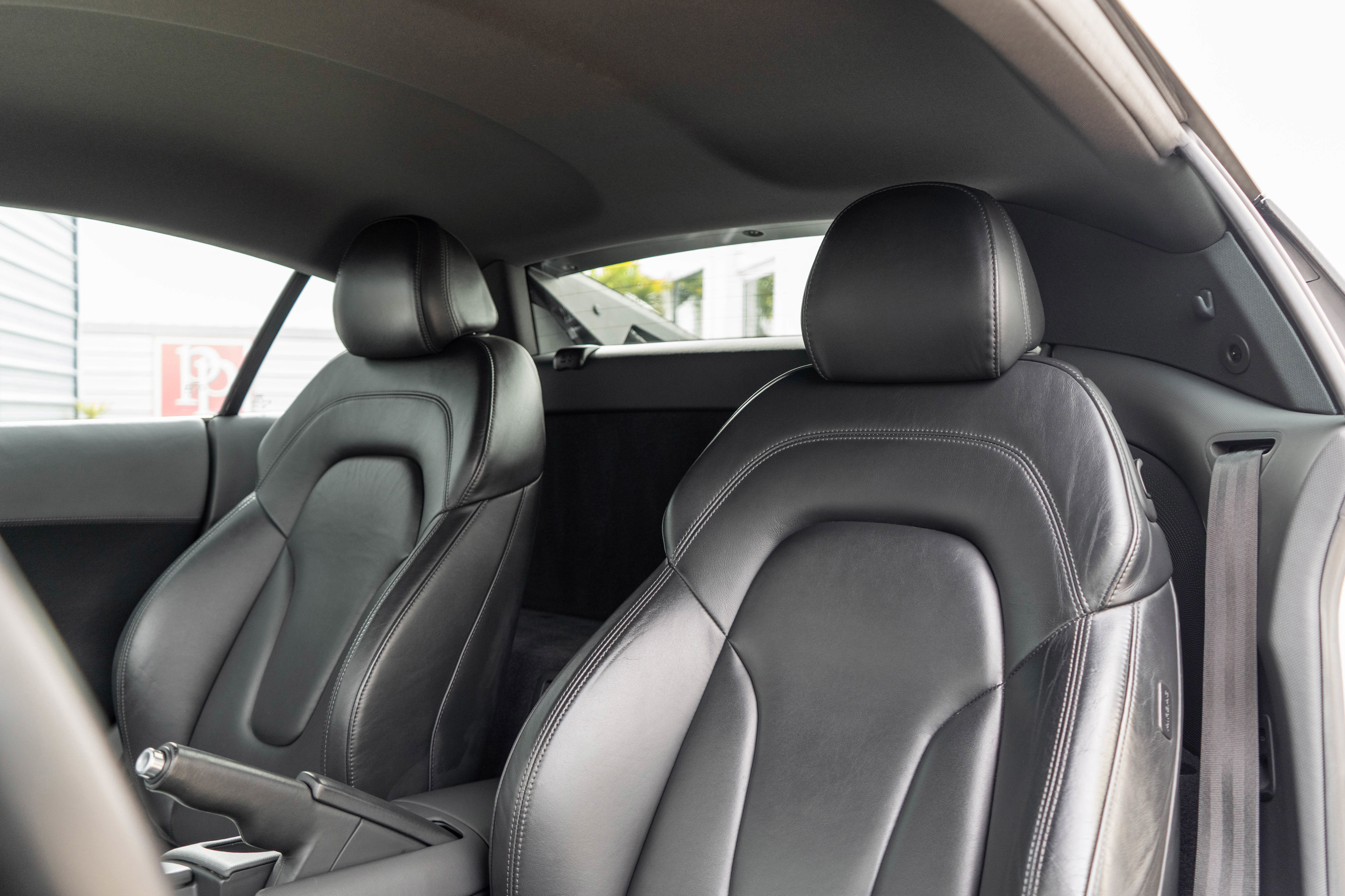 Used 2009 Audi R8 V8 image 9