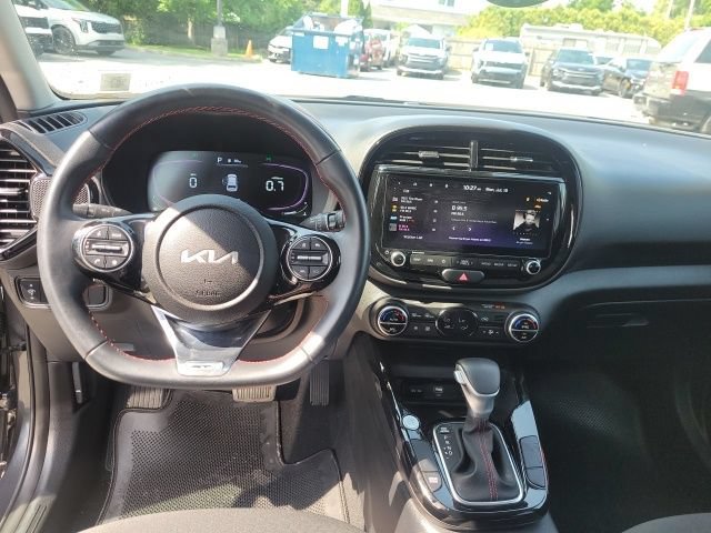 Certified 2023 Kia Soul GT-Line FWD image 12