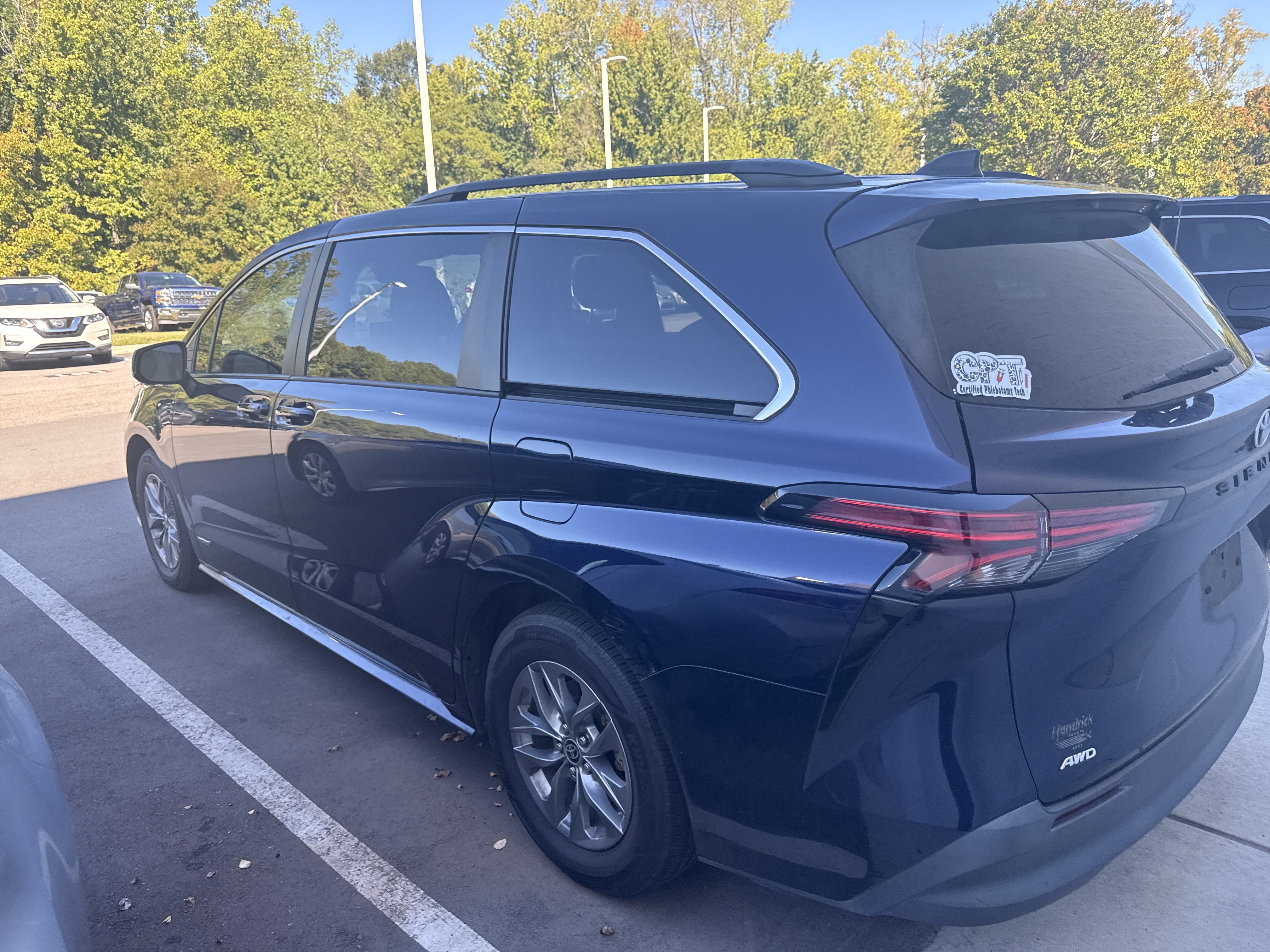 Used 2021 Toyota Sienna LE w/ LE Plus Package AWD/4WD image 10