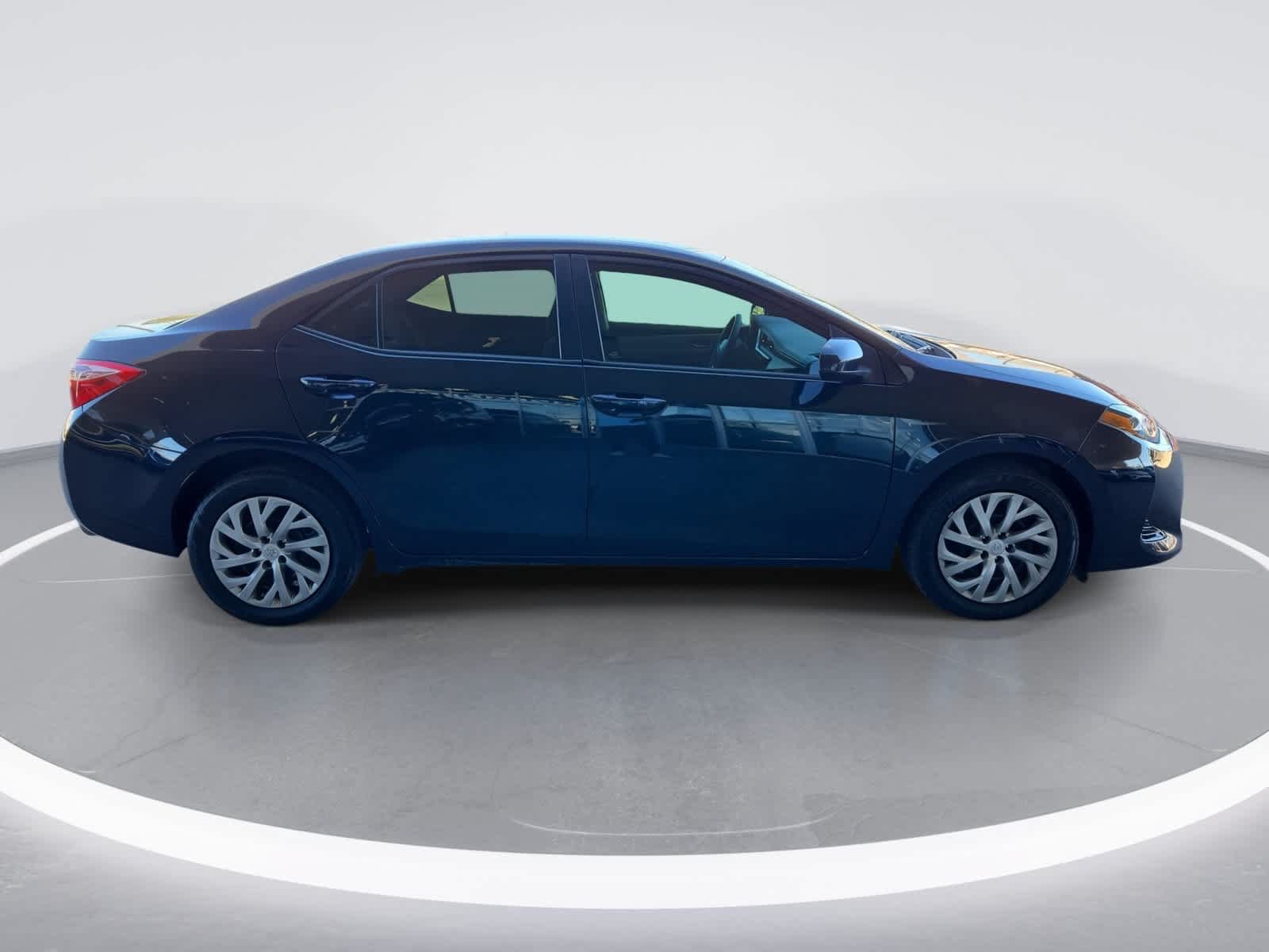 Used 2019 Toyota Corolla LE w/ Carpet Mat Package (TMS) FWD image 9