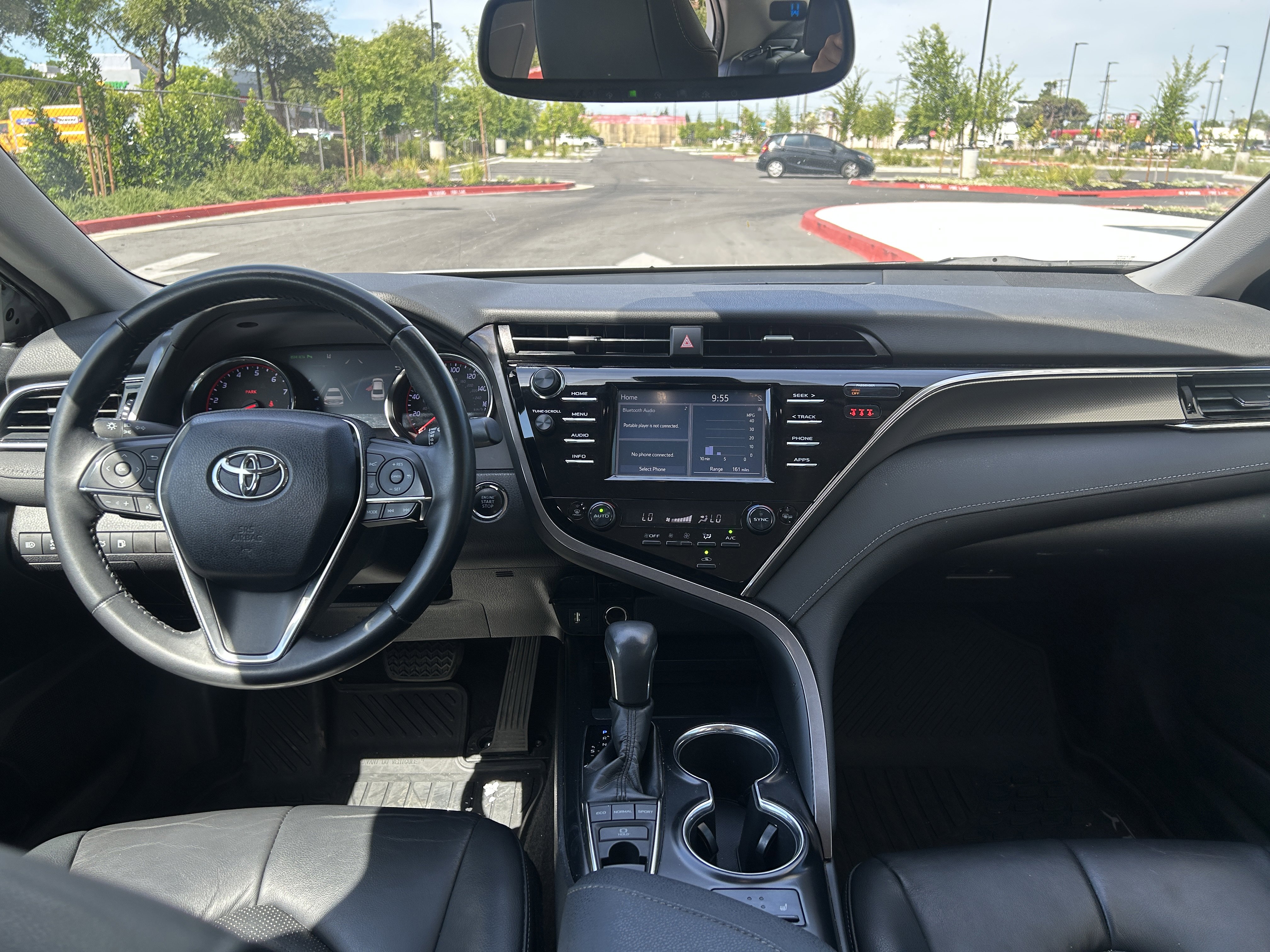 Used 2018 Toyota Camry XSE image 21