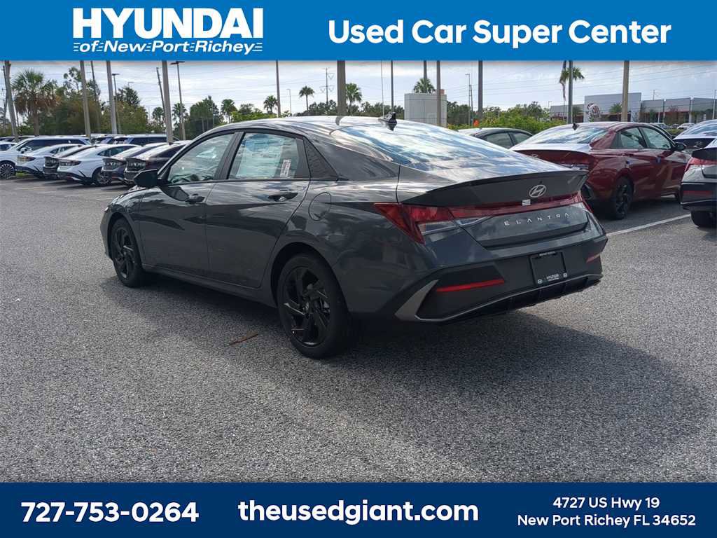 New 2026 Hyundai Elantra SEL Sport Premium image 4