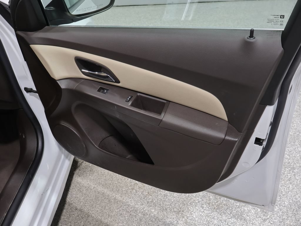 Used 2015 Chevrolet Cruze LT FWD image 23