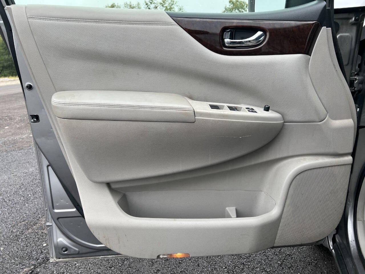 Used 2011 Nissan Quest SV w/ Value Cargo Pkg FWD image 25