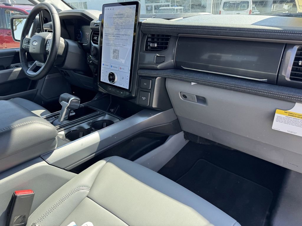 Used 2025 Ford F150 Lightning Flash AWD/4WD image 7