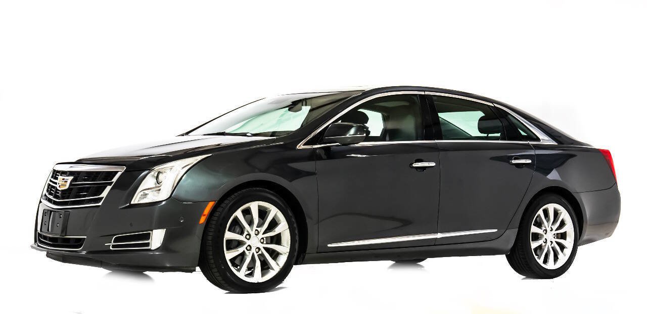 Used 2017 Cadillac XTS Luxury w/ Driver Awareness Package FWD image 2