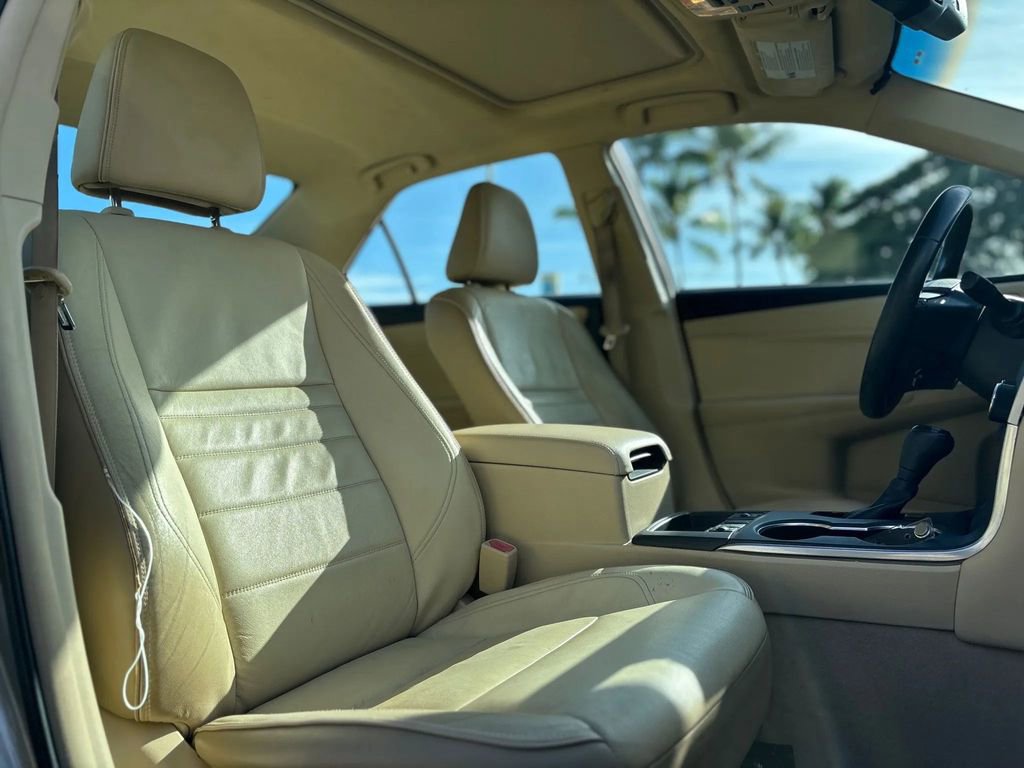 Used 2015 Toyota Camry XLE image 9