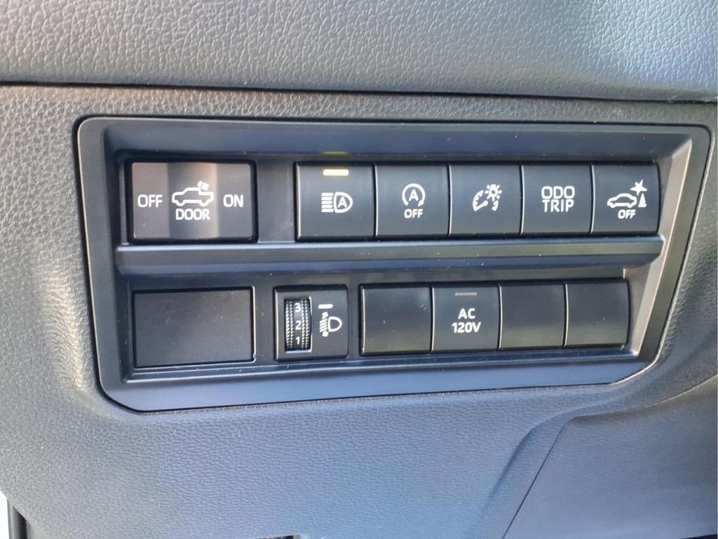 Used 2023 Toyota Tundra Limited w/ Power Package image 11