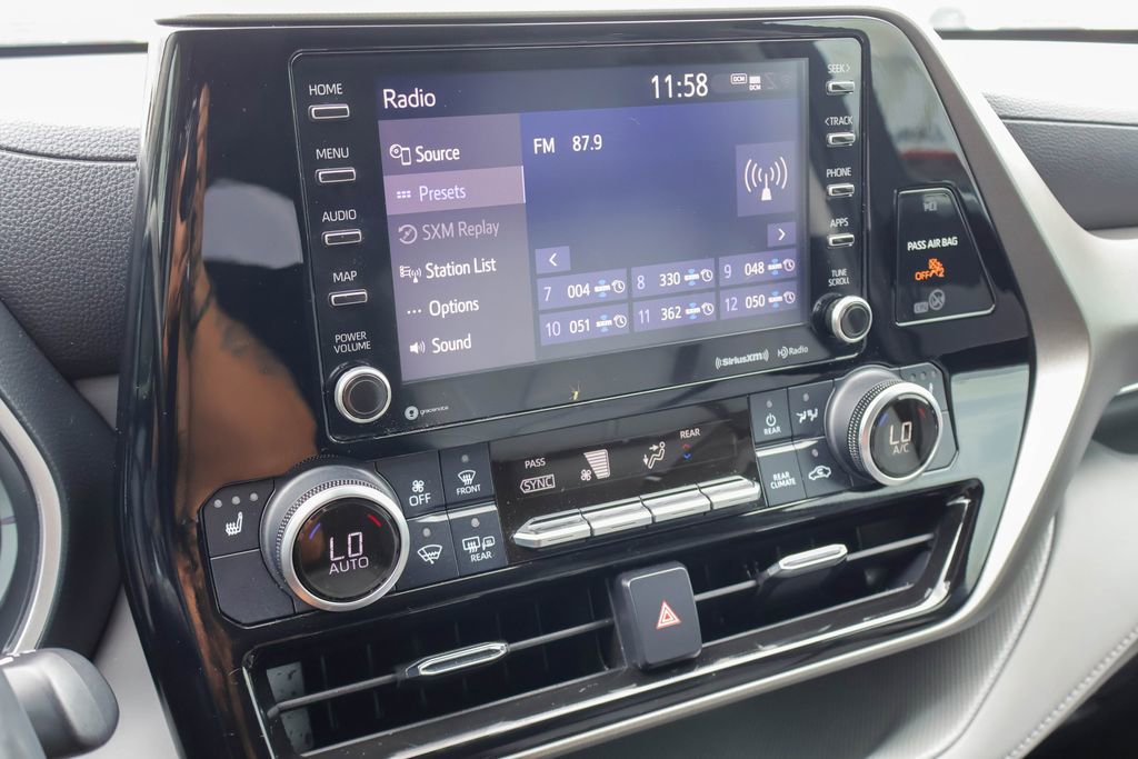 Used 2021 Toyota Highlander XLE FWD image 5