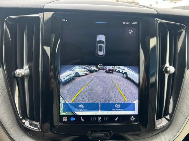 Used 2023 Volvo XC60 B5 Plus AWD/4WD image 28